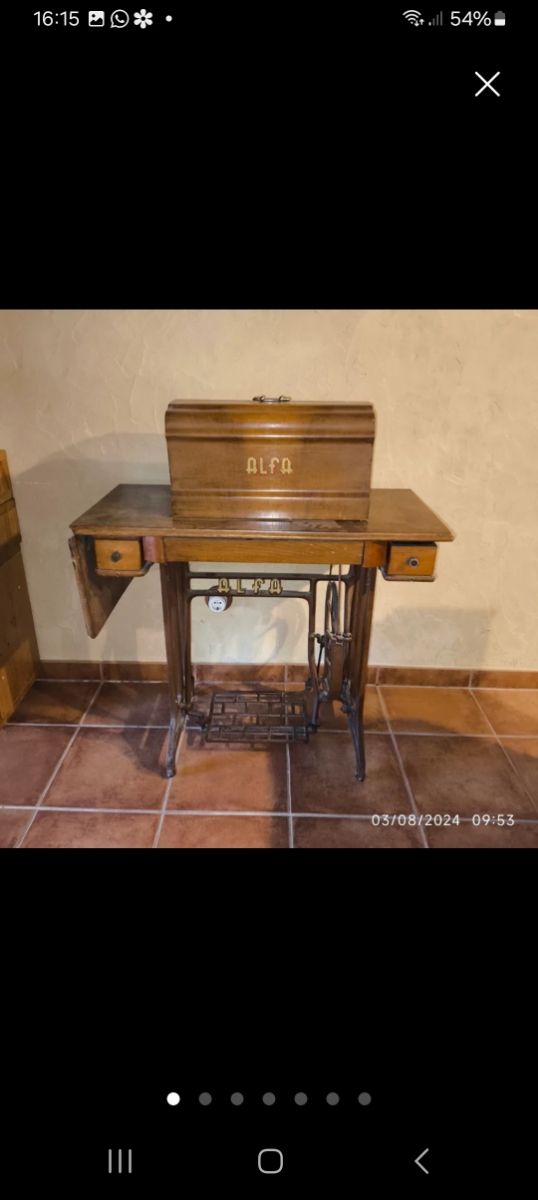 Maquina de coser Antigua Alfa