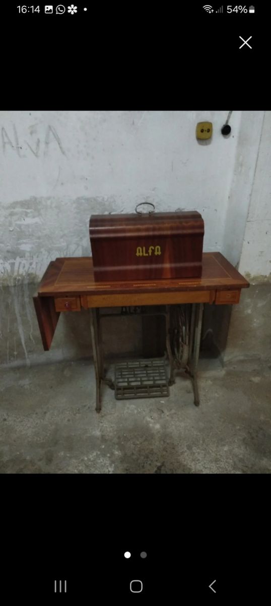 Maquina de coser Antigua Alfa