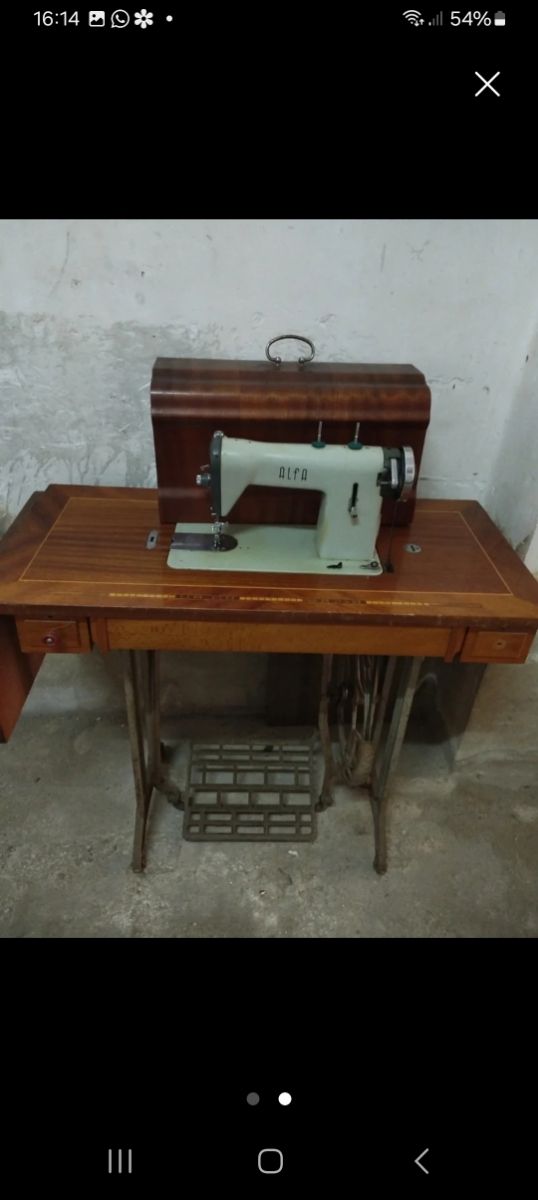 Maquina de coser Antigua Alfa