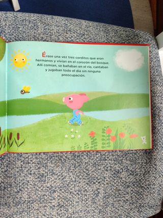 Libro infantil "Los tres cerditos"
