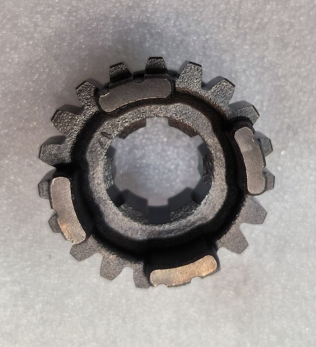 Piñón conductor tercera Suzuki DR 650 R 91-96