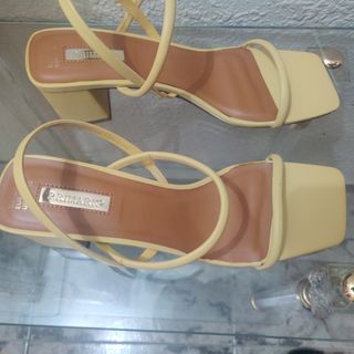 Sandalias De Tacón Amarillas Tiras 