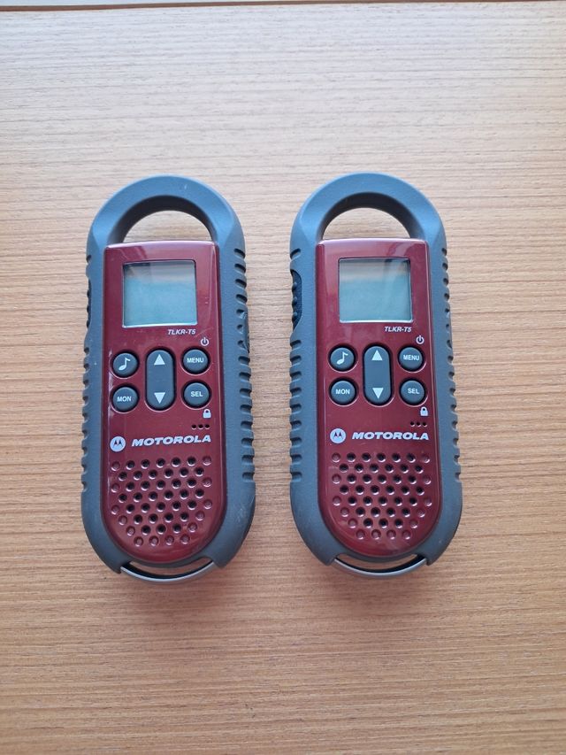 Walkies talkies Motorola TLKR-T5.