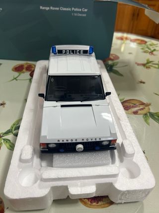 Land Rover - Range Rover Almost Real 1:18