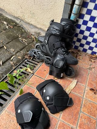 Patines + funda + coderas + muñequera