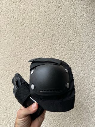 Patines + funda + coderas + muñequera