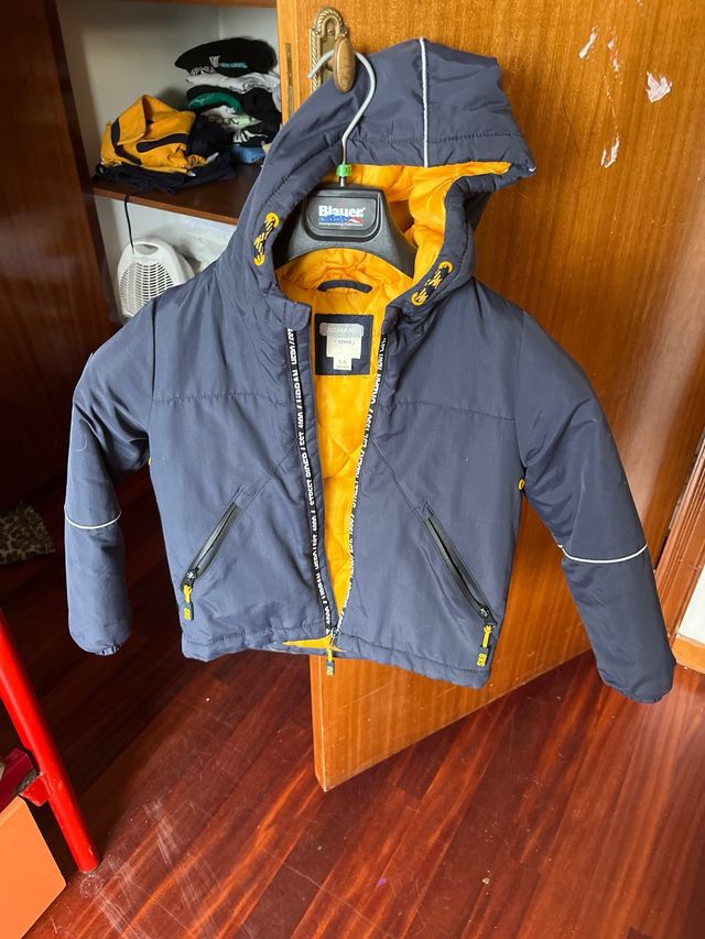 Chaqueta talla 5 y 6  impermeable