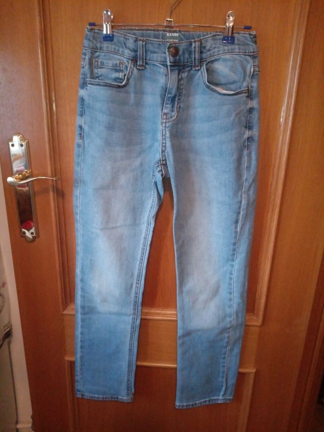 Pantalon vaquero Kiabi. Talla 10