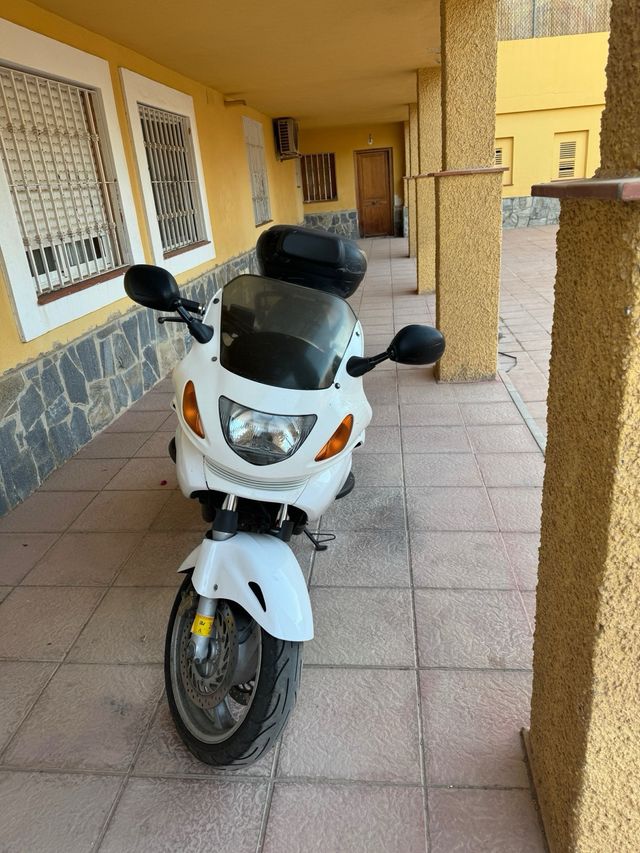 Honda Deauville NT 650