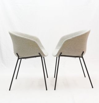silla de diseño tapizada en gris