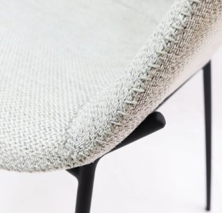 silla de diseño tapizada en gris