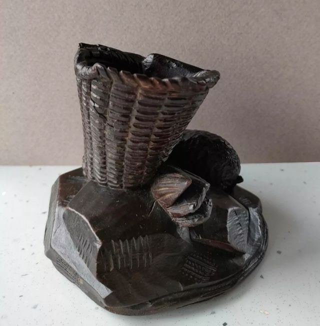 Antico contenitore legno intagliato sec