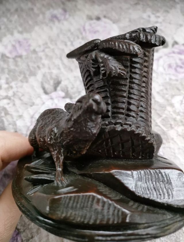 Antico contenitore legno intagliato sec