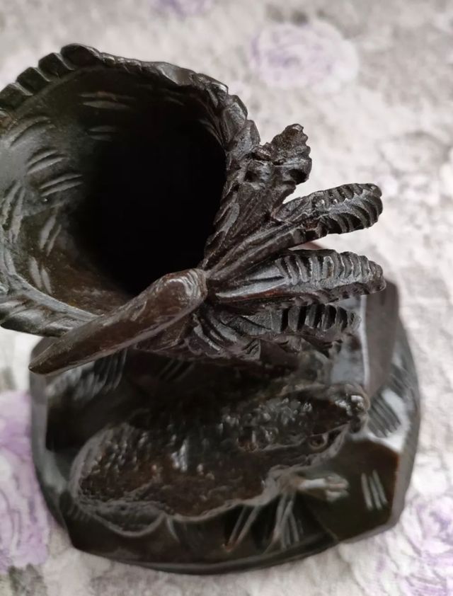 Antico contenitore legno intagliato sec