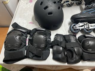 Conjunto de Patines con sus protecciones