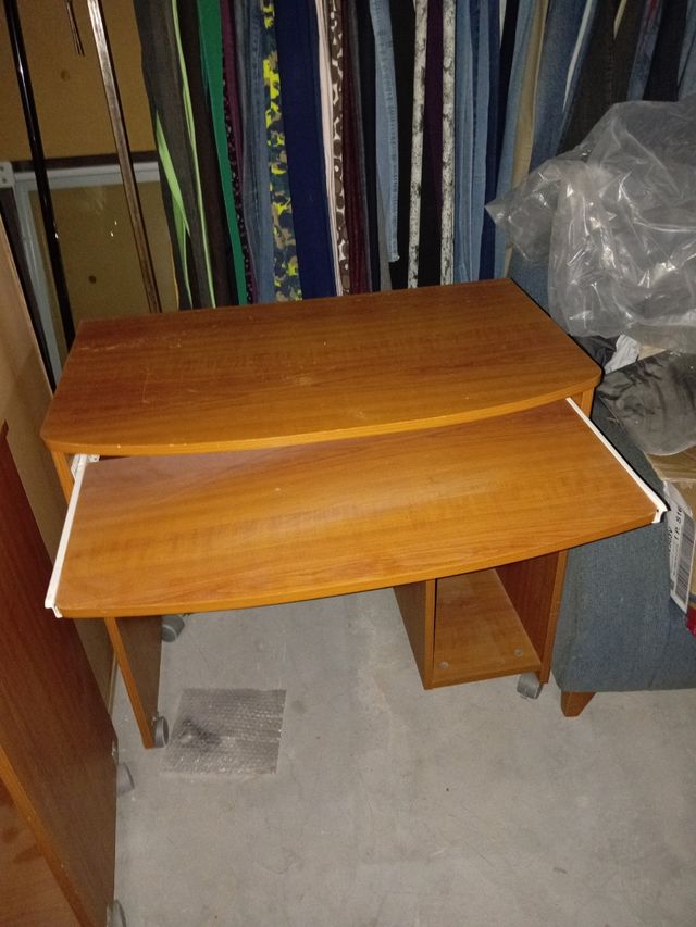 Vendo dos mesas de ordenador