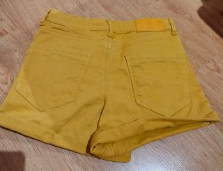 PANTALÓN CORTO AMARILLO MOSTAZA
