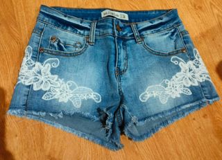 PANTALÓN CORTO VAQUERO