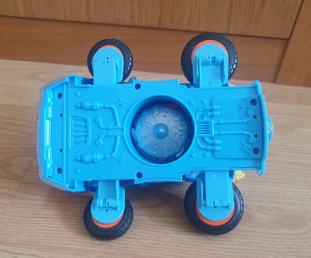 Coche Kid Kazoom con cañón Superthings