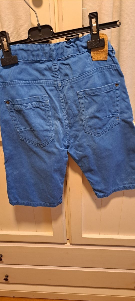 Pantalón azul orto vaquero Talla 8. Zara
