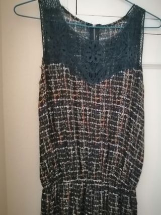 Mono largo con encaje