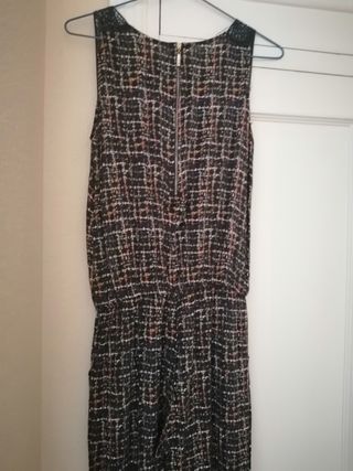 Mono largo con encaje