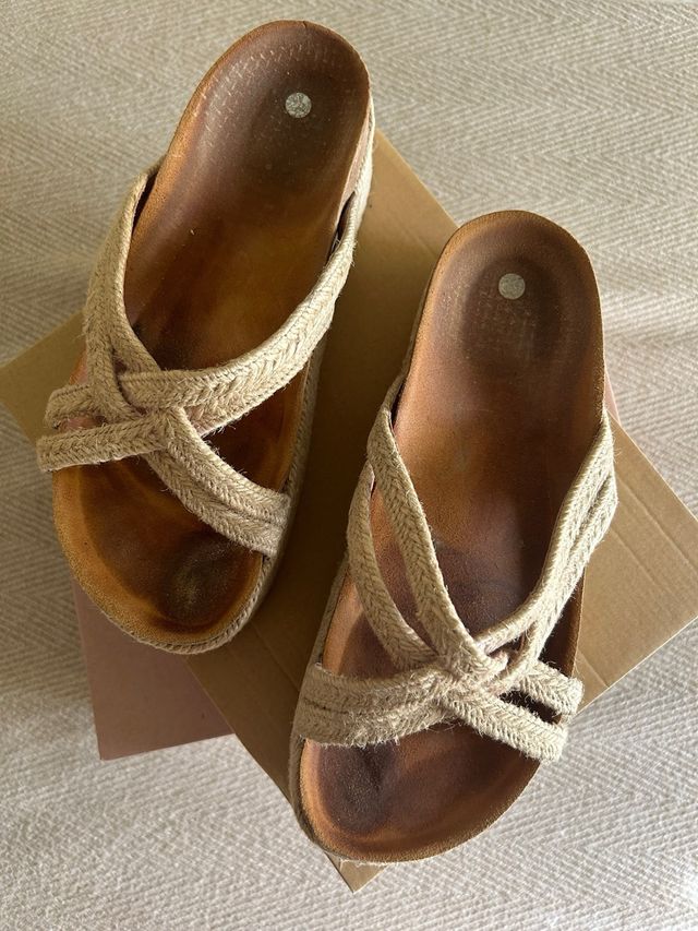 Sandalias con plataforma de yute