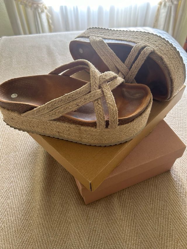 Sandalias con plataforma de yute