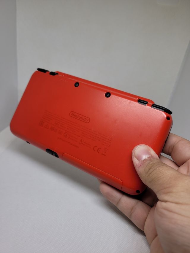 New 2ds xl pokeball + juegos