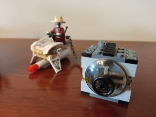 Lego La Huida de Invizable con el Oro (70167)