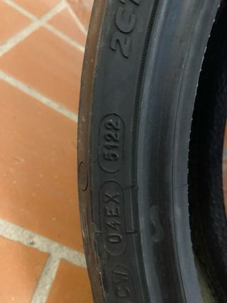 Neumatico delantero moto