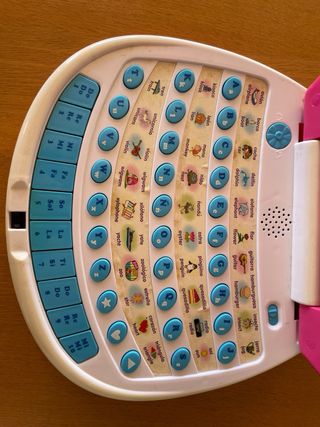 Ordenador infantil para aprender ingles.