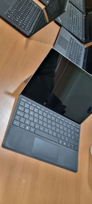 Surface pro 7 i5 8 ram 256 ssd
