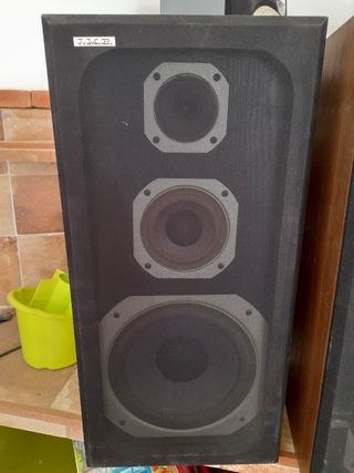 Amplificador vintage con altavoces