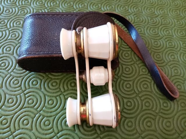 Binocolo vintage da teatro