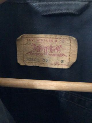 Cazadora LEVIS color negro