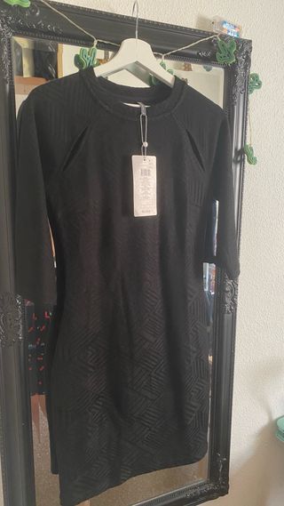 Vestido negro de Naf Naf