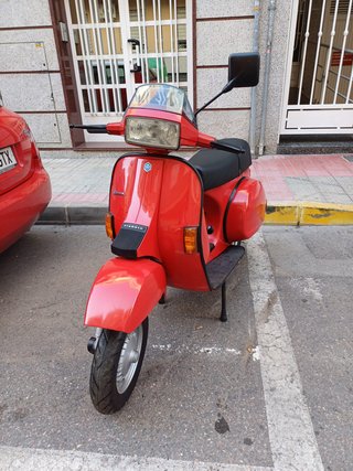 ¡Vendo Vespa Clásica de 1990 - Restaurada a Impeca
