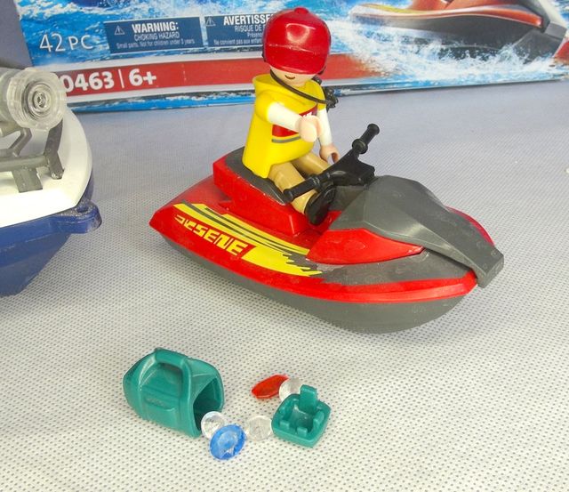 Patrulla Guardacostas y Ladrón en lancha