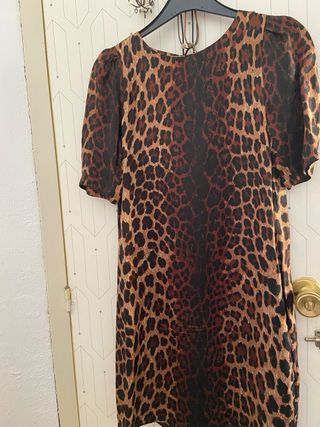 Vestido estampado leopardo Zara