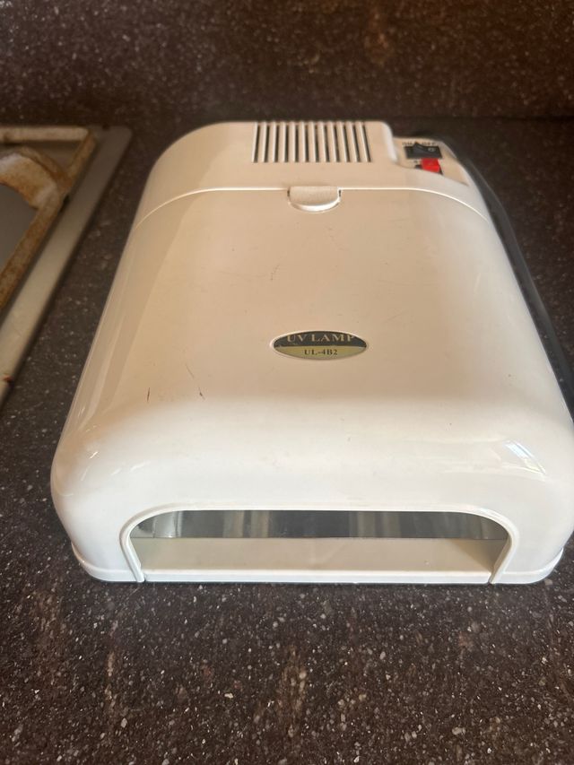 valigia con lampada per ricostruzione unghie