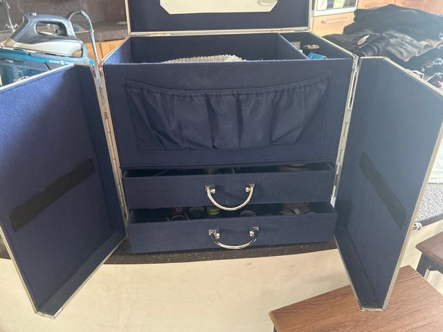 valigia con lampada per ricostruzione unghie