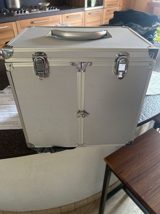 valigia con lampada per ricostruzione unghie