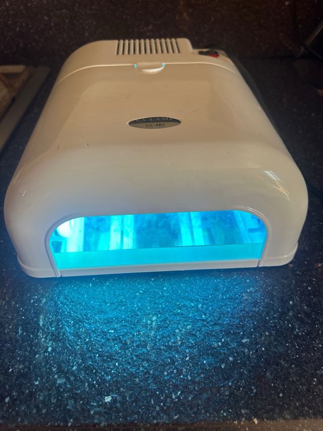 valigia con lampada per ricostruzione unghie