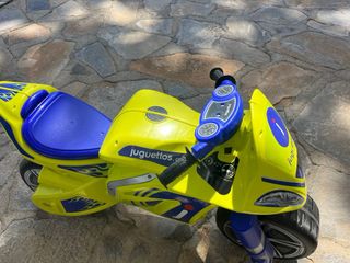 Moto correpasillos Juguettos