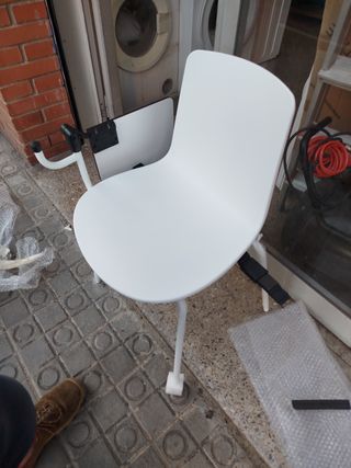 Silla con brazo extensible nueva