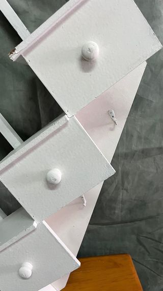 Perchero con cajones blanco