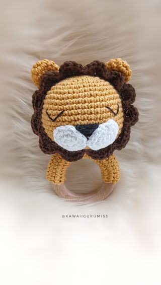bebé león sonajero Amigurumi ganchillo