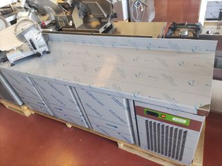 MESA REFRIGERADA 3 PUERTAS