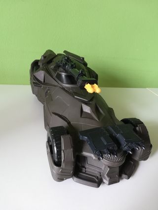 Batman automobile spararazzi